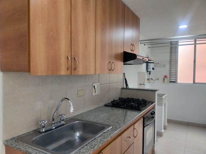 Apartamento de 2 alcobas en arriendo en El Poblado, Medellín, 73 m² · foto 5 de 18