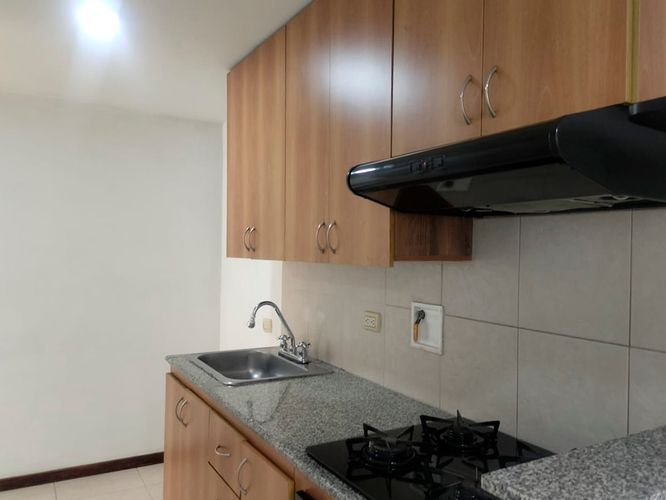 Apartamento de 2 alcobas en arriendo en El Poblado, Medellín, 73 m² · foto 6 de 18