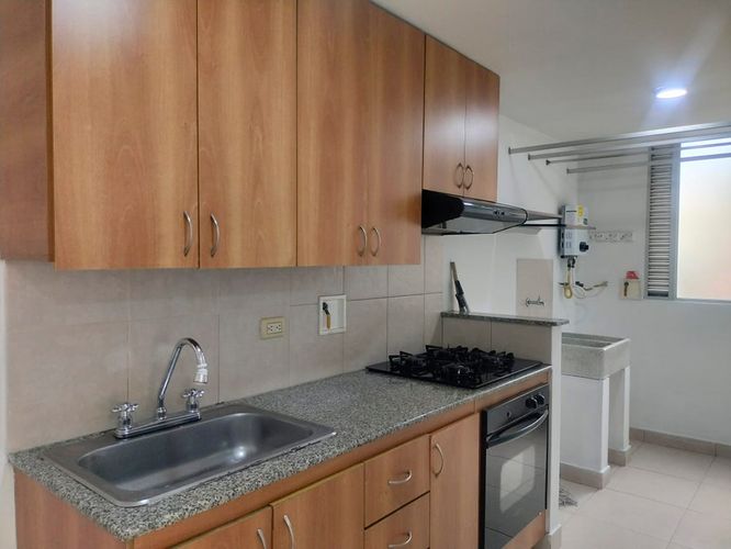 Apartamento de 2 alcobas en arriendo en El Poblado, Medellín, 73 m² · foto 7 de 18