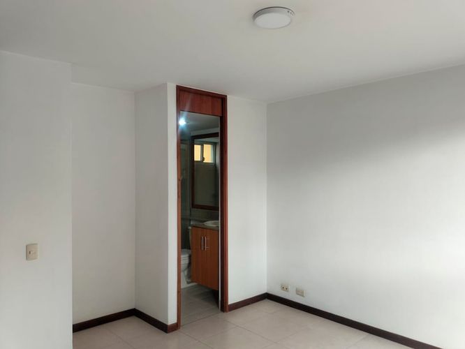 Apartamento de 2 alcobas en arriendo en El Poblado, Medellín, 73 m² · foto 9 de 18