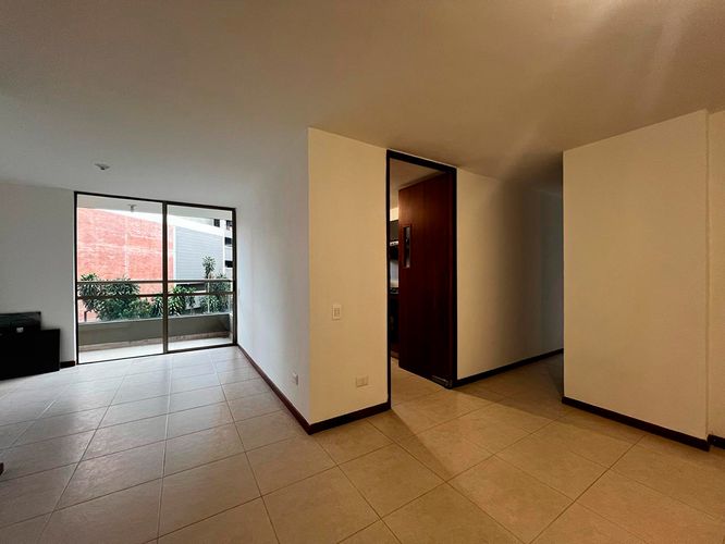 Apartamento de 3 alcobas en arriendo en Camino Verde, Envigado, 95 m² · foto 3 de 18