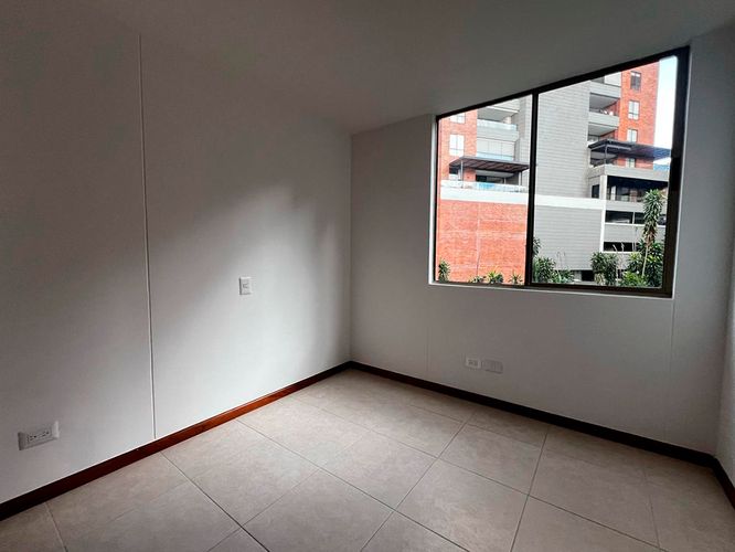 Apartamento de 3 alcobas en arriendo en Camino Verde, Envigado, 95 m² · foto 9 de 18