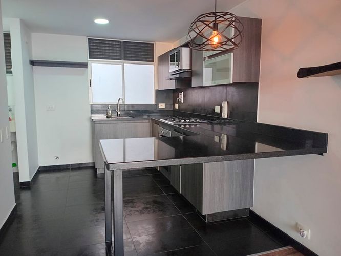 Apartamento de 1 alcoba en arriendo en El Poblado, Medellín, 58 m² · foto 5 de 14