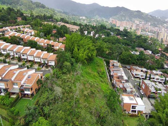 Lote en venta en Las Cometas, Envigado, 6000 m² · foto 4 de 8