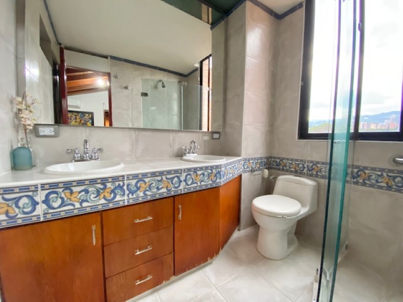 Apartamento en venta en El Poblado, Medellín · foto 13 de 23