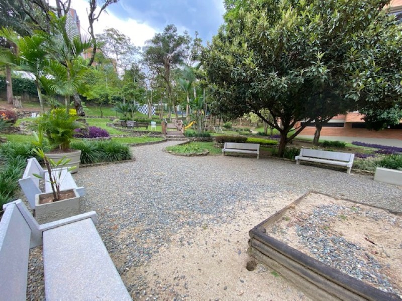 Apartamento en venta en El Poblado, Medellín · foto 17 de 23