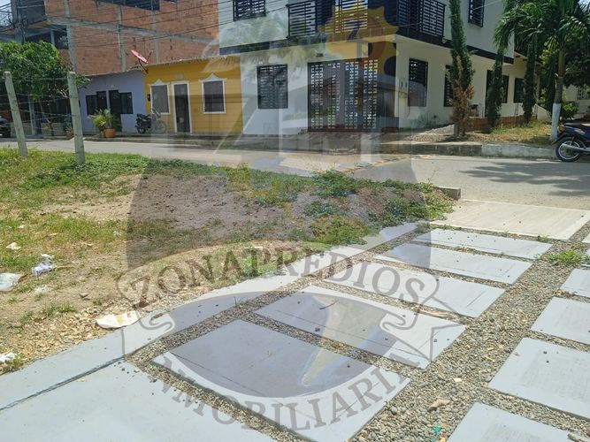 Casa de 2 alcobas en venta en Santa Lucia, Girardot, 105 m² · foto 2 de 16
