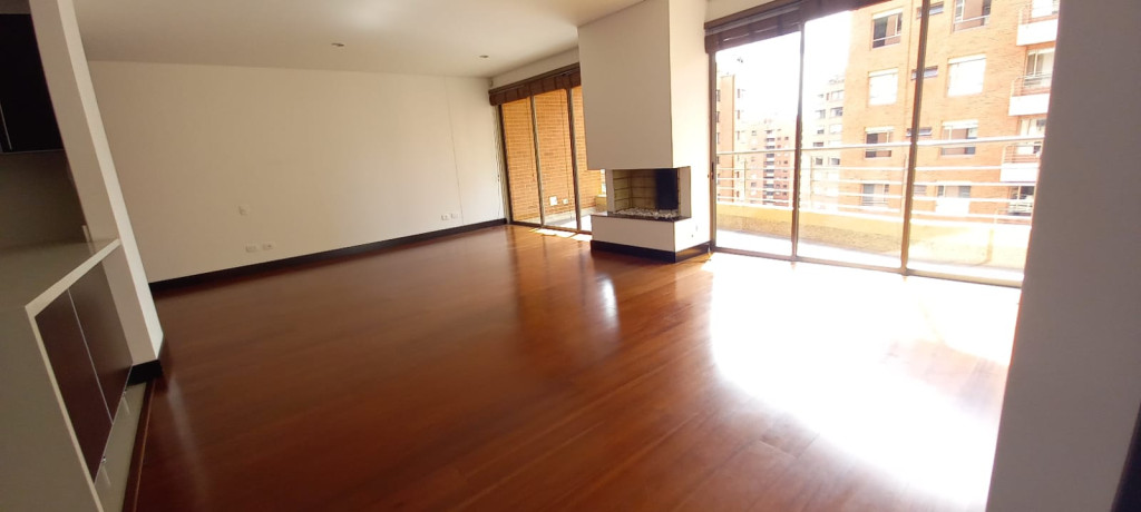 Apartamento en venta en Santa Barbara Alta, Bogotá · foto 2 de 19