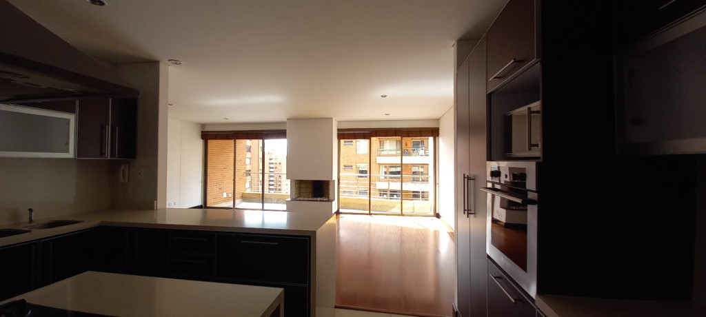 Apartamento en venta en Santa Barbara Alta, Bogotá · foto 3 de 19