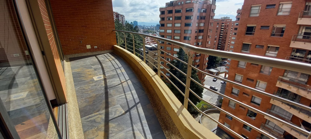 Apartamento en venta en Santa Barbara Alta, Bogotá · foto 6 de 19