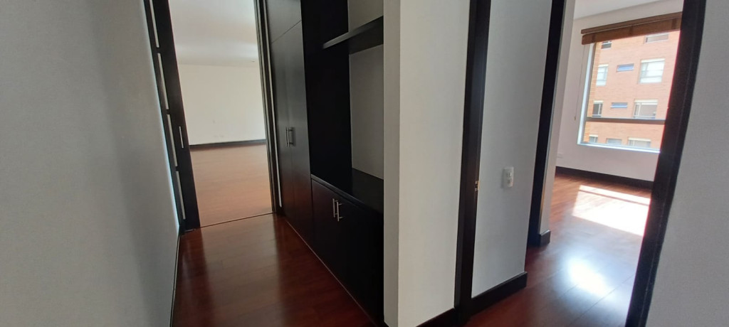 Apartamento en venta en Santa Barbara Alta, Bogotá · foto 7 de 19