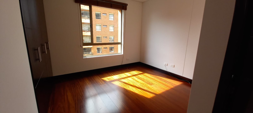 Apartamento en venta en Santa Barbara Alta, Bogotá · foto 9 de 19