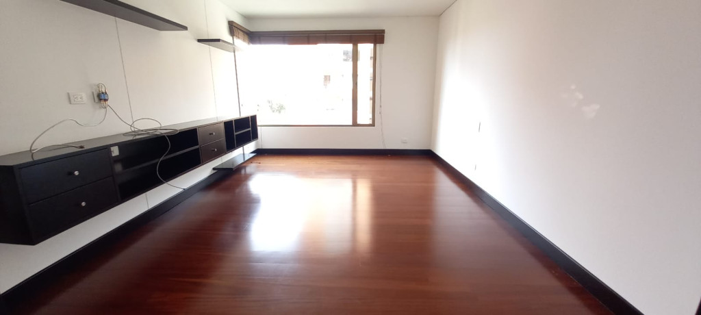 Apartamento en venta en Santa Barbara Alta, Bogotá · foto 11 de 19