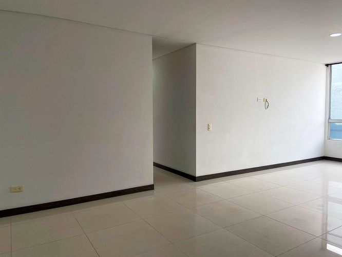 Apartamento de 3 alcobas en arriendo en Vegas De La Doctora, Sabaneta, 74 m² · foto 2 de 19
