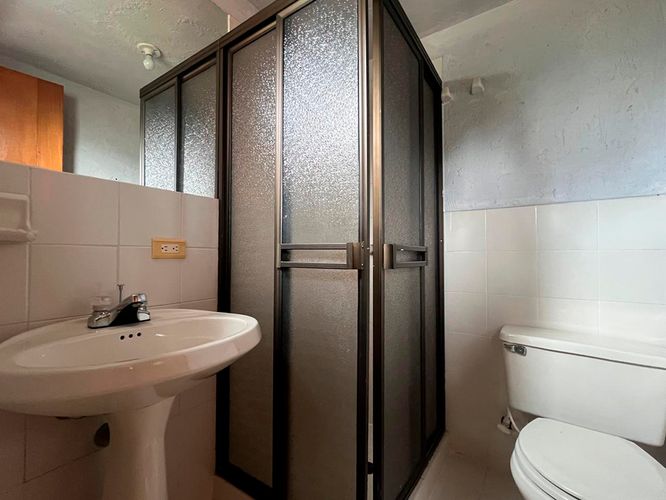 Casa de 3 alcobas en venta en Llano Grande, Rionegro, 200 m² · foto 16 de 17