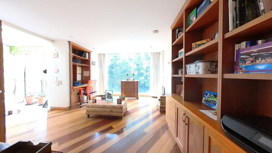 Casa de 4 alcobas en venta en Gratamira, Bogotá, 432 m² · foto 3 de 11
