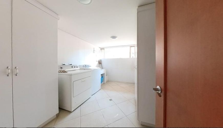 Casa de 4 alcobas en venta en Gratamira, Bogotá, 432 m² · foto 4 de 11