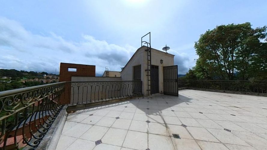 Casa de 4 alcobas en venta en Gratamira, Bogotá, 432 m² · foto 5 de 11