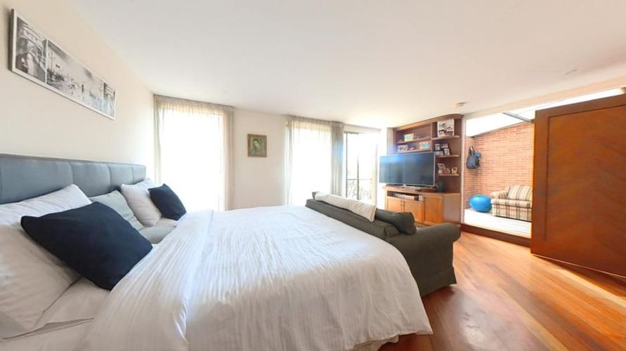 Casa de 4 alcobas en venta en Gratamira, Bogotá, 432 m² · foto 8 de 11