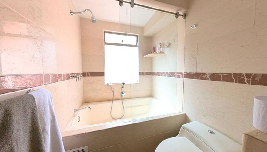 Casa de 4 alcobas en venta en Gratamira, Bogotá, 432 m² · foto 9 de 11