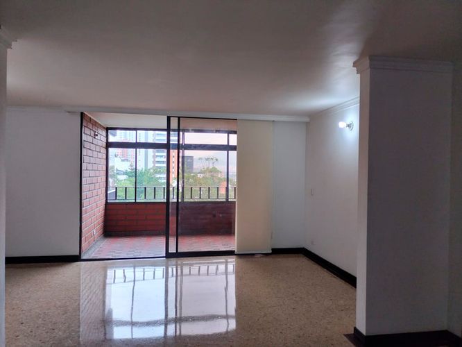 Apartamento de 3 alcobas en arriendo en La Aguacatala, Medellín, 118 m² · foto 2 de 19