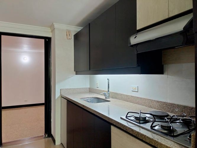 Apartamento de 3 alcobas en arriendo en La Aguacatala, Medellín, 118 m² · foto 5 de 19