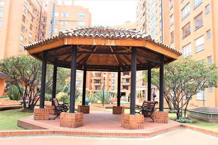Apartamento de 4 alcobas en venta en Ciudad Salitre, Bogotá, 273 m² · foto 4 de 24