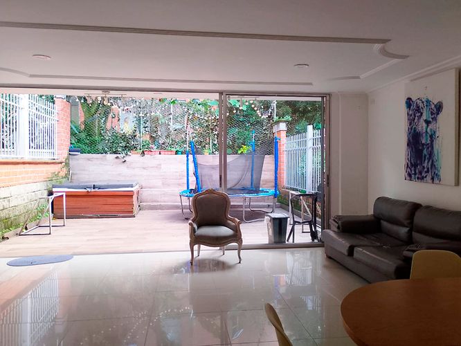 Casa de 3 alcobas en venta en El Poblado, Medellín, 246 m² · foto 2 de 19