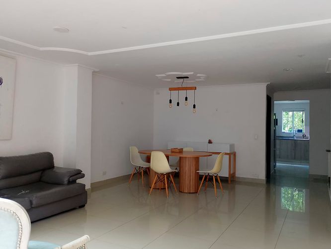 Casa de 3 alcobas en venta en El Poblado, Medellín, 246 m² · foto 4 de 19