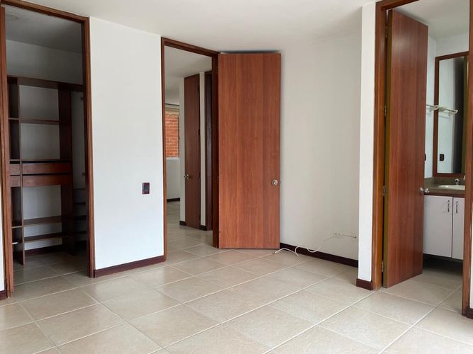 Apartamento de 3 alcobas en arriendo en Castropol, Medellín, 99 m² · foto 7 de 15
