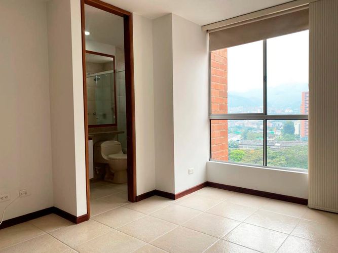 Apartamento de 3 alcobas en arriendo en Castropol, Medellín, 99 m² · foto 8 de 15