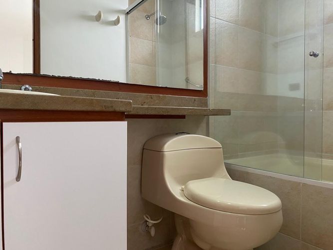 Apartamento de 3 alcobas en arriendo en Castropol, Medellín, 99 m² · foto 14 de 15