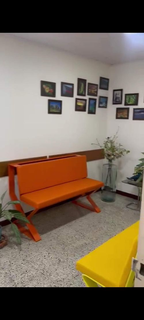 Consultorio en venta en Estadio, Medellín, 36 m² · foto 2 de 11
