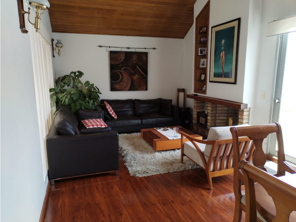 Casa en venta en San Nicolas, Bogotá · foto 2 de 23