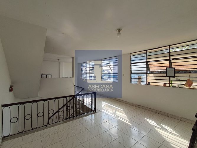 Casa de 8 alcobas en venta en Modelo, Bucaramanga, 378 m² · foto 8 de 23
