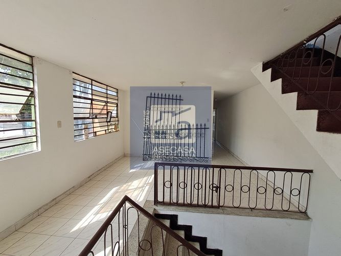 Casa de 8 alcobas en venta en Modelo, Bucaramanga, 378 m² · foto 10 de 23