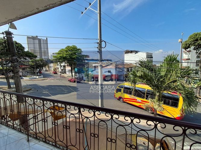 Casa de 8 alcobas en venta en Modelo, Bucaramanga, 378 m² · foto 18 de 23