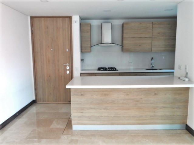 Apartamento en arriendo en Loma De Los Gonzalez, Medellín · foto 3 de 18