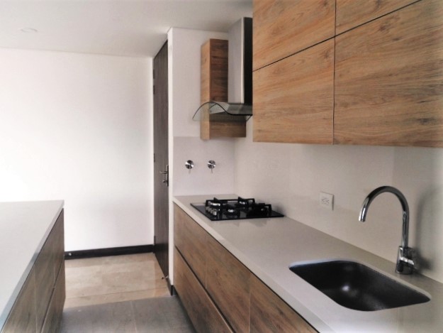 Apartamento en arriendo en Loma De Los Gonzalez, Medellín · foto 5 de 18