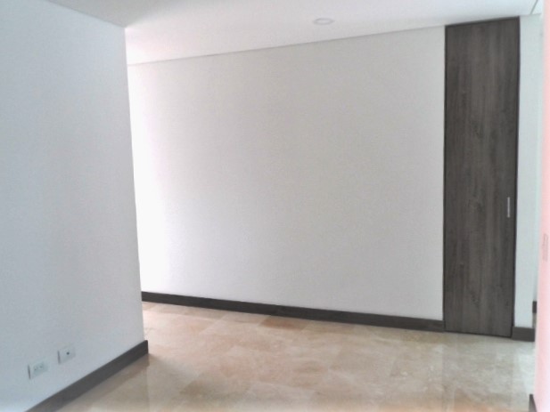 Apartamento en arriendo en Loma De Los Gonzalez, Medellín · foto 8 de 18