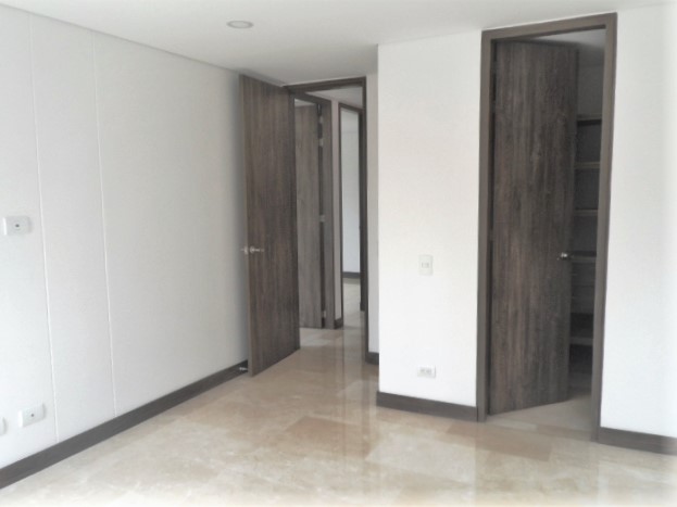 Apartamento en arriendo en Loma De Los Gonzalez, Medellín · foto 9 de 18