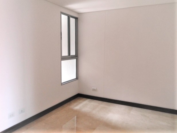 Apartamento en arriendo en Loma De Los Gonzalez, Medellín · foto 10 de 18