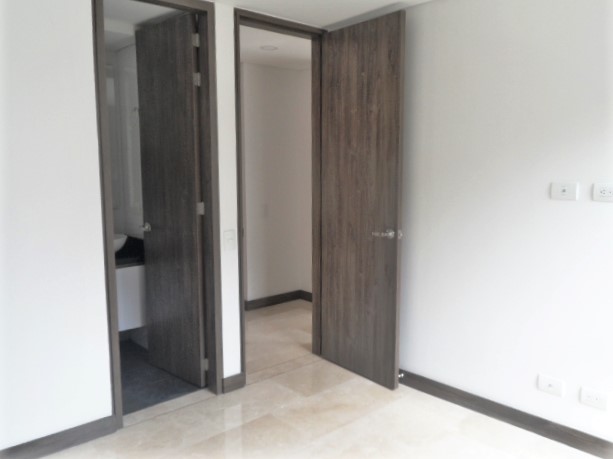 Apartamento en arriendo en Loma De Los Gonzalez, Medellín · foto 12 de 18