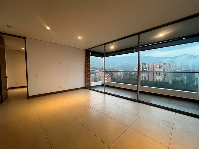 Apartamento de 2 alcobas en arriendo en Loma Del Esmeraldal, Envigado, 70 m² · foto 2 de 15