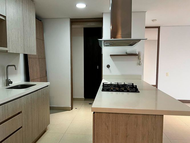 Apartamento de 2 alcobas en arriendo en Loma Del Esmeraldal, Envigado, 70 m² · foto 5 de 15