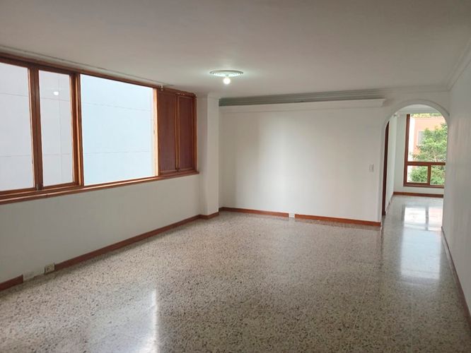 Apartamento de 3 alcobas en arriendo en El Poblado, Medellín, 136 m² · foto 9 de 17
