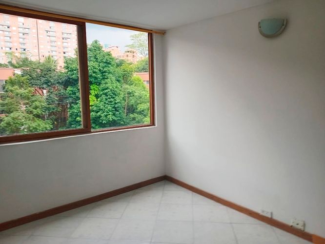 Apartamento de 3 alcobas en arriendo en El Poblado, Medellín, 136 m² · foto 13 de 17