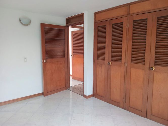 Apartamento de 3 alcobas en arriendo en El Poblado, Medellín, 136 m² · foto 14 de 17