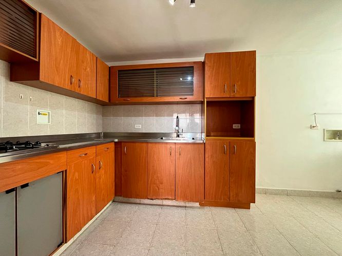 Apartamento de 3 alcobas en arriendo en El Poblado, Medellín, 92 m² · foto 4 de 15