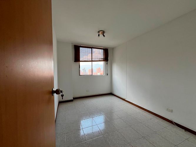 Apartamento de 3 alcobas en arriendo en El Poblado, Medellín, 92 m² · foto 10 de 15